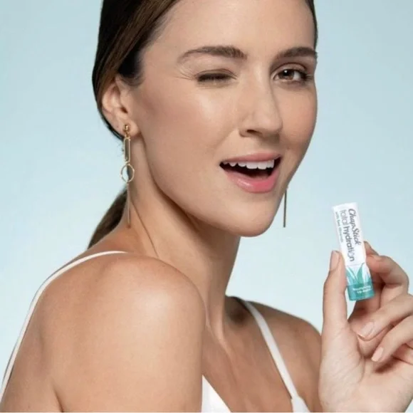 3 ChapStick Total Hydration Nourishing Lip Balm with Sea Minerals, 0.12oz New! - Picture 5 of 14